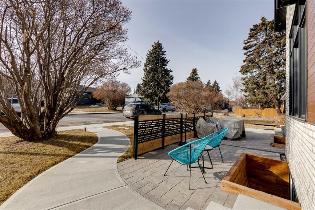 2520 Cochrane Road NW, Calgary — photo 2 of 49