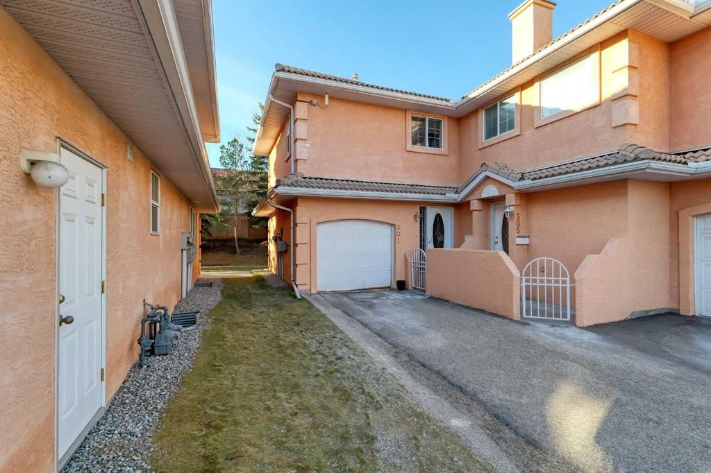 501 Coral Cove NE, Calgary — main listing photo