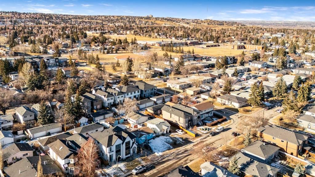 1417 42 Street SW, Calgary — photo 3 of 42
