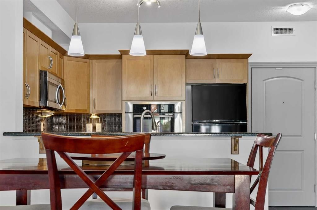 406, 70 Royal Oak Plaza NW, Calgary — photo 3 of 36