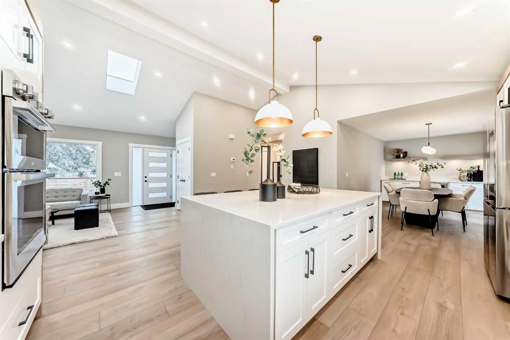 135 Lake Wapta Rise SE, Calgary — photo 4 of 37