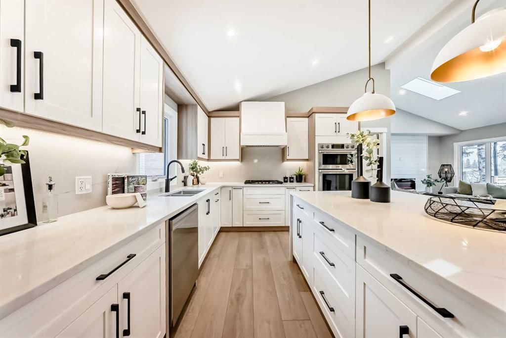 135 Lake Wapta Rise SE, Calgary — photo 5 of 37