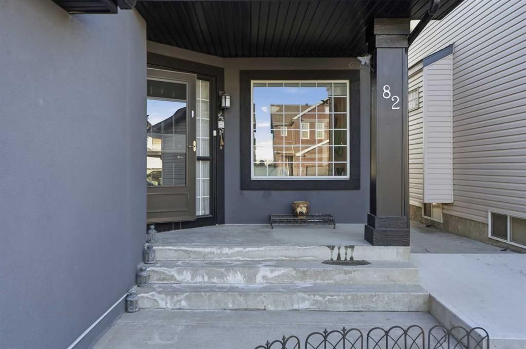 82 Martha's Meadow Close NE, Calgary — photo 2 of 35