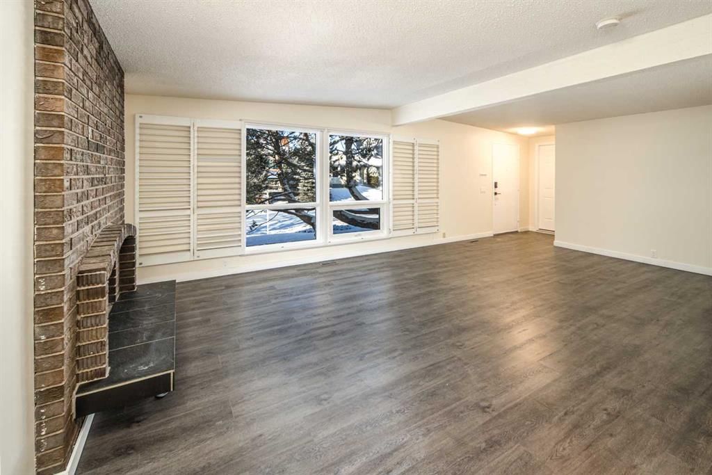 4712 Vegas Road NW, Calgary — photo 4 of 50
