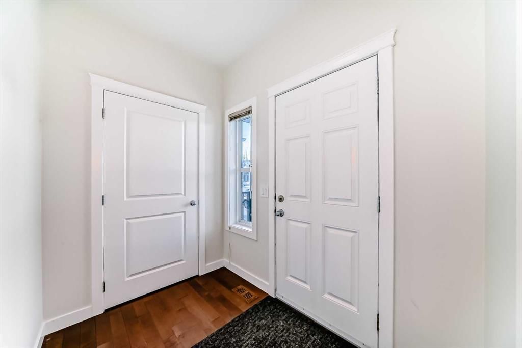 105 Elgin Meadows Circle SE, Calgary — photo 2 of 41