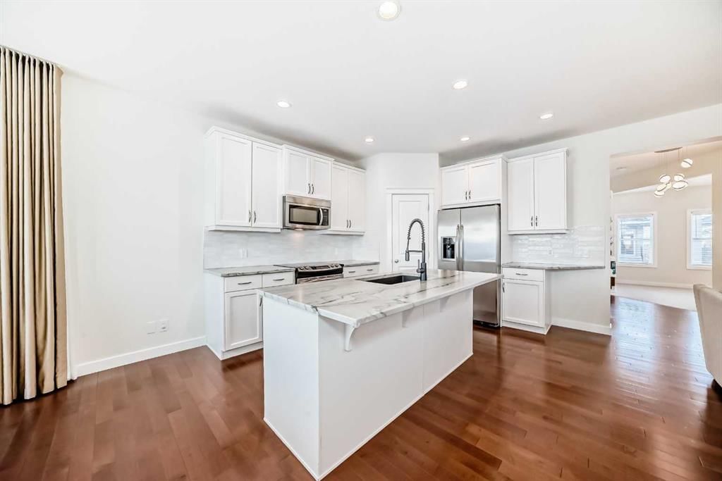 105 Elgin Meadows Circle SE, Calgary — photo 4 of 41