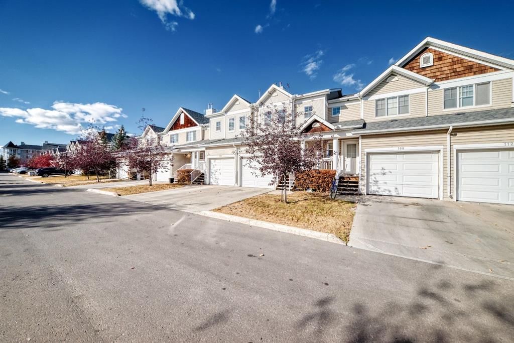 104 Country Village Lane NE, Calgary — photo 2 of 35