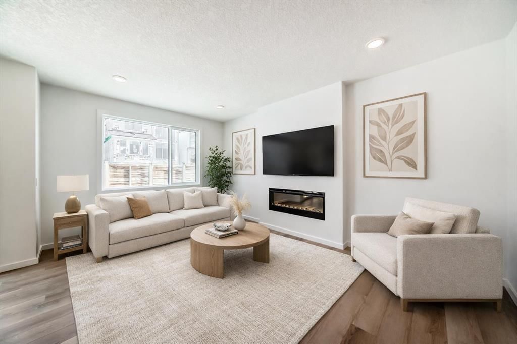 25 Starling Place NW, Calgary — photo 3 of 40