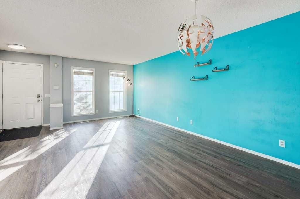 16 Elgin Bay SE, Calgary — photo 3 of 31
