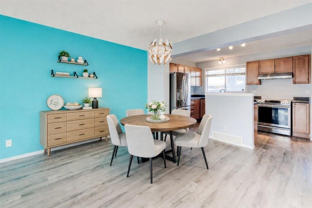 16 Elgin Bay SE, Calgary — photo 4 of 31