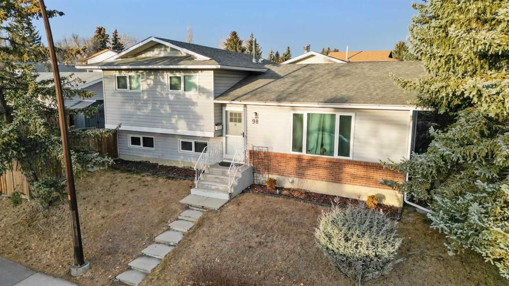 98 Ranch Glen Drive NW, Calgary — main listing photo