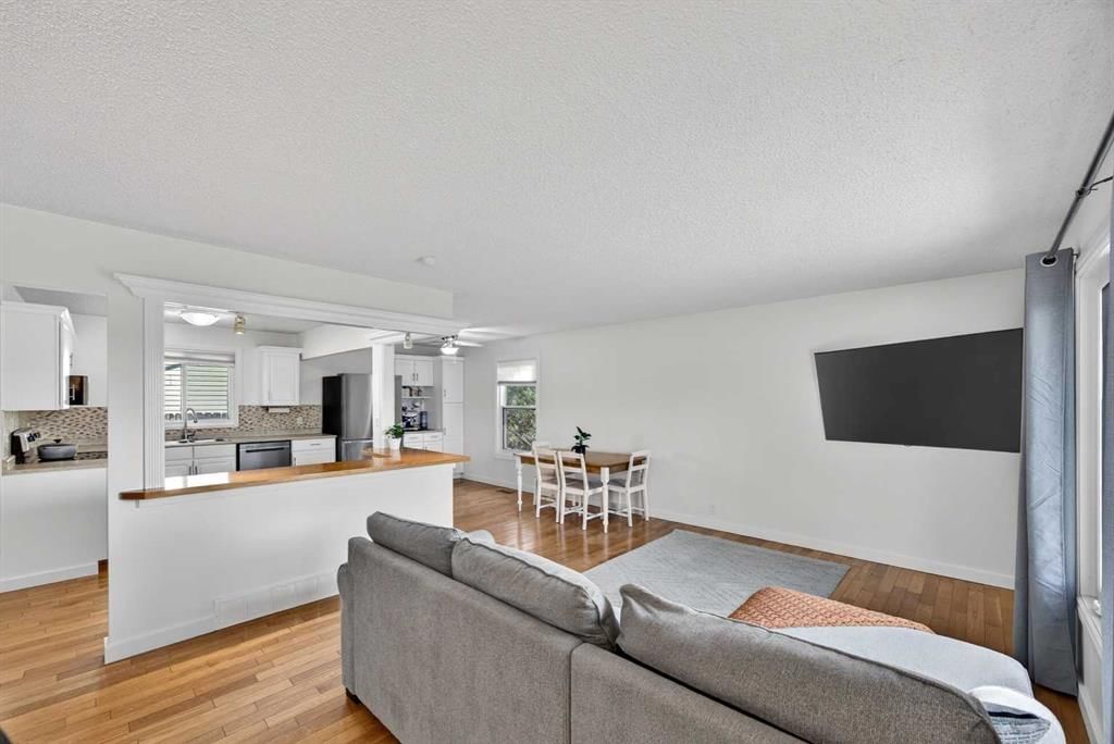 98 Ranch Glen Drive NW, Calgary — photo 5 of 42