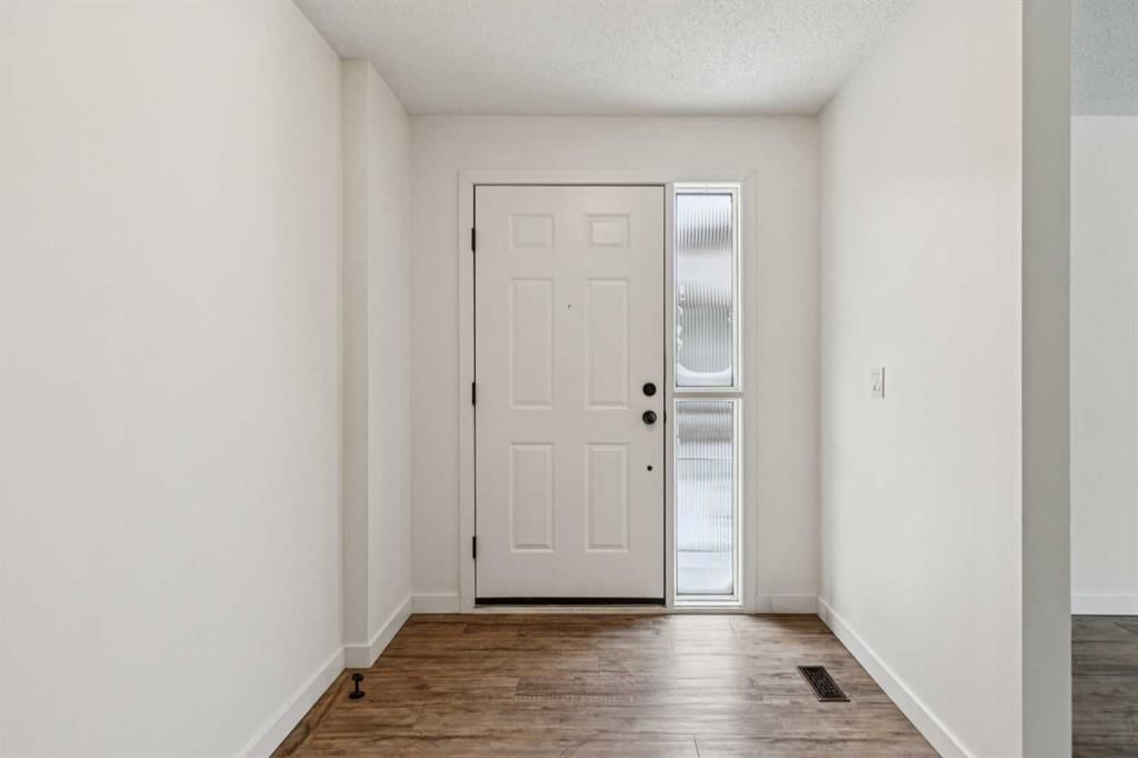 220 Templeby Place NE, Calgary — photo 2 of 50
