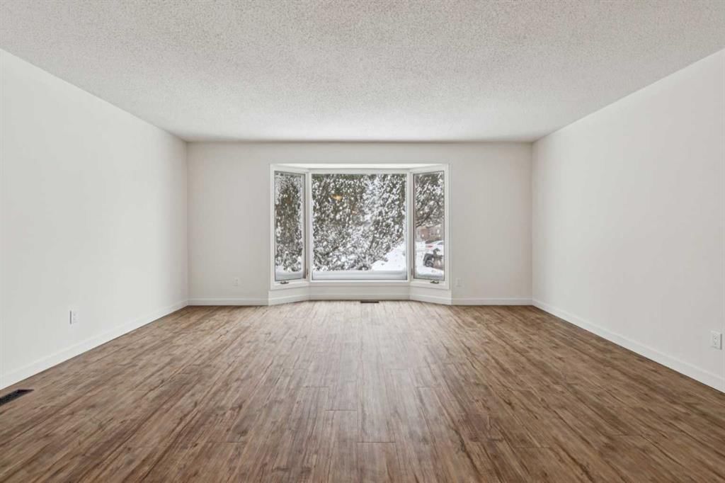 220 Templeby Place NE, Calgary — photo 3 of 50