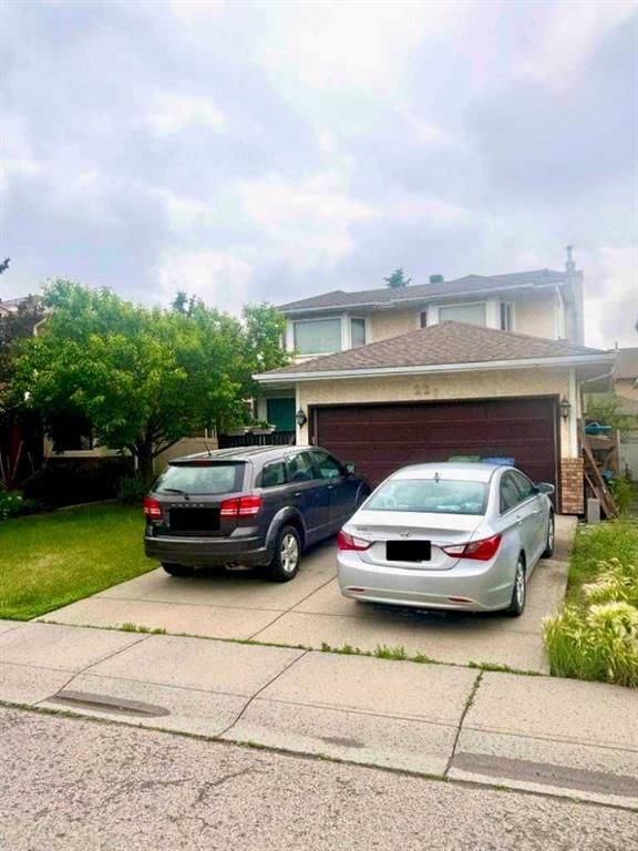 22 Riverside Close SE, Calgary — photo 2 of 7
