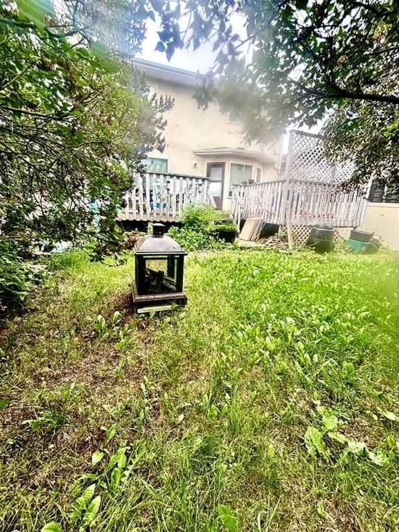 22 Riverside Close SE, Calgary — photo 4 of 7