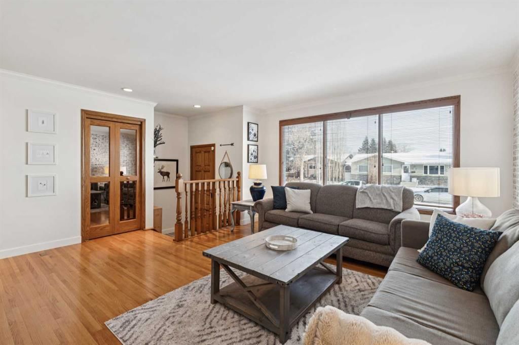 8603 Ashworth Road SE, Calgary — photo 5 of 46