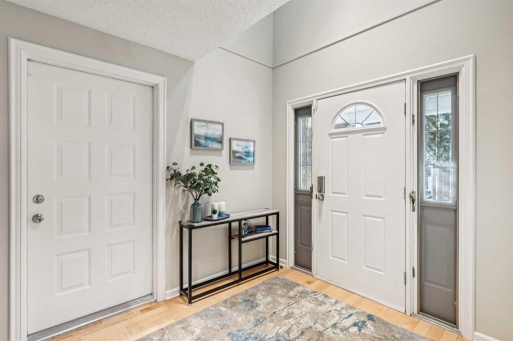 2, 275 Woodridge Drive SW, Calgary — photo 2 of 47