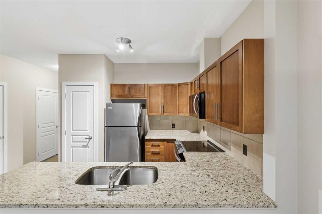 71 Panatella Hill NW, Calgary — photo 5 of 23