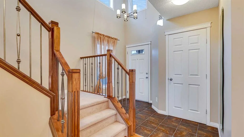 157 Bridleridge View SW, Calgary — photo 3 of 48