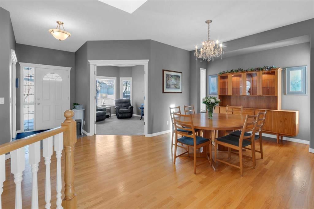 53 Scimitar Heath NW, Calgary — photo 3 of 40