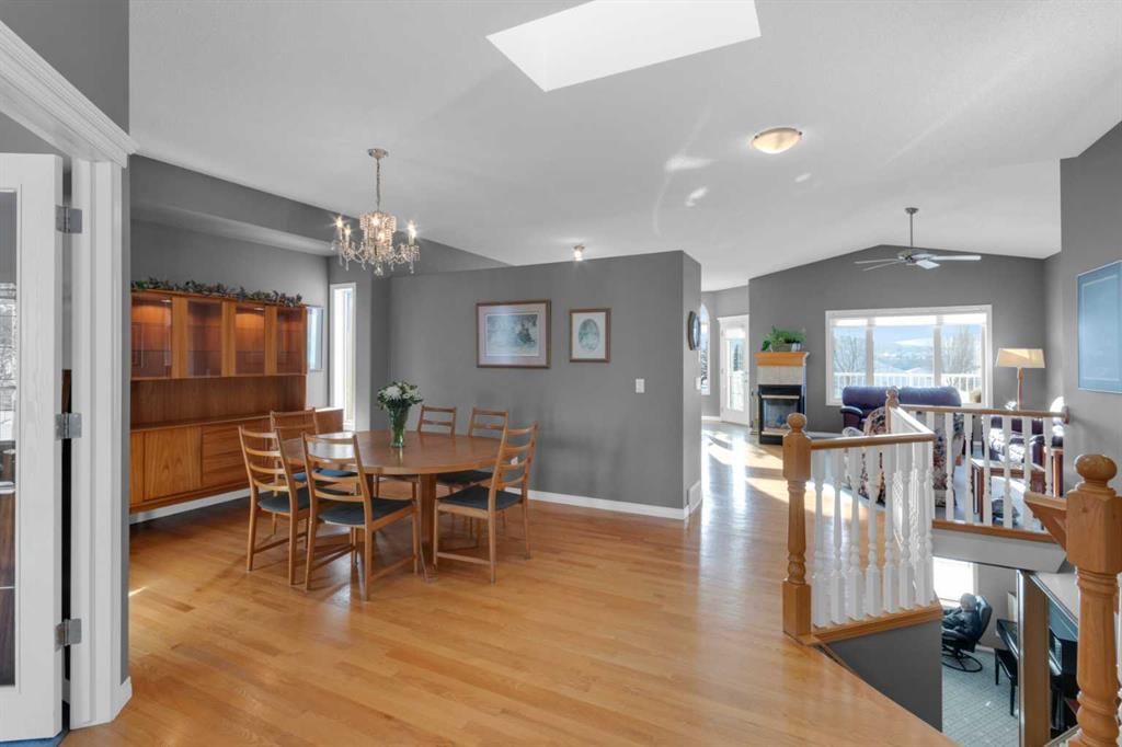 53 Scimitar Heath NW, Calgary — photo 4 of 40