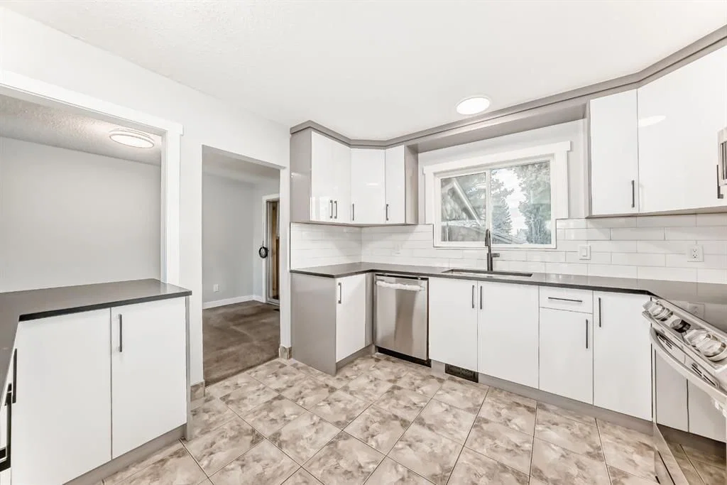 644 Rundleville Place NE, Calgary — photo 5 of 43