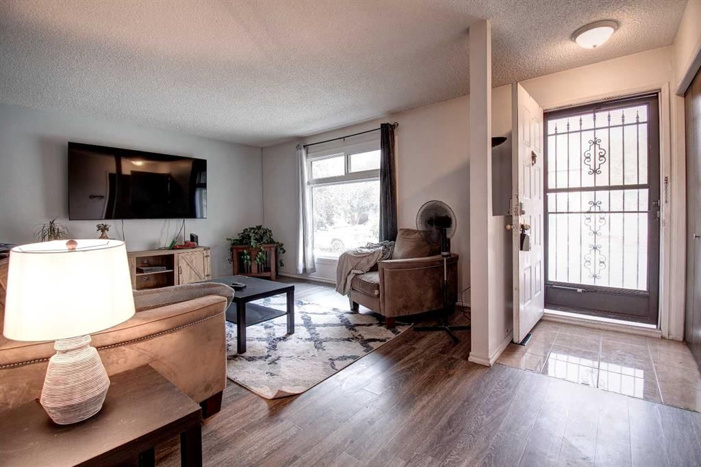 95 Falton Way NE, Calgary — photo 4 of 34