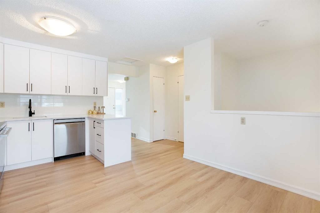 2, 1722 34 Avenue SW, Calgary — photo 5 of 32