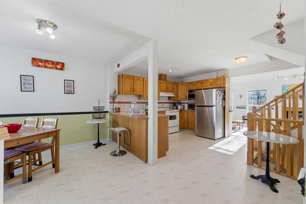 603 Citadel Terrace NW, Calgary — photo 4 of 40