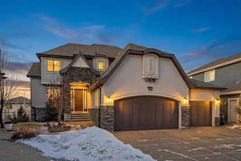 72 Rockcliff Grove NW, Calgary — main listing photo