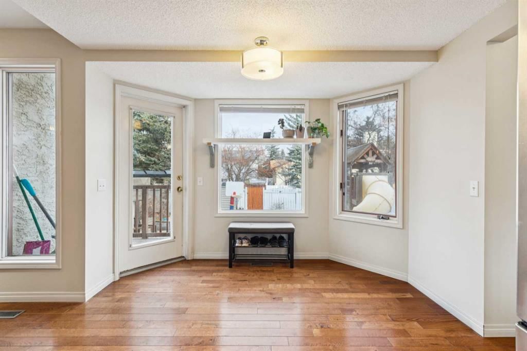 124 Woodmark Crescent SW, Calgary — photo 5 of 38