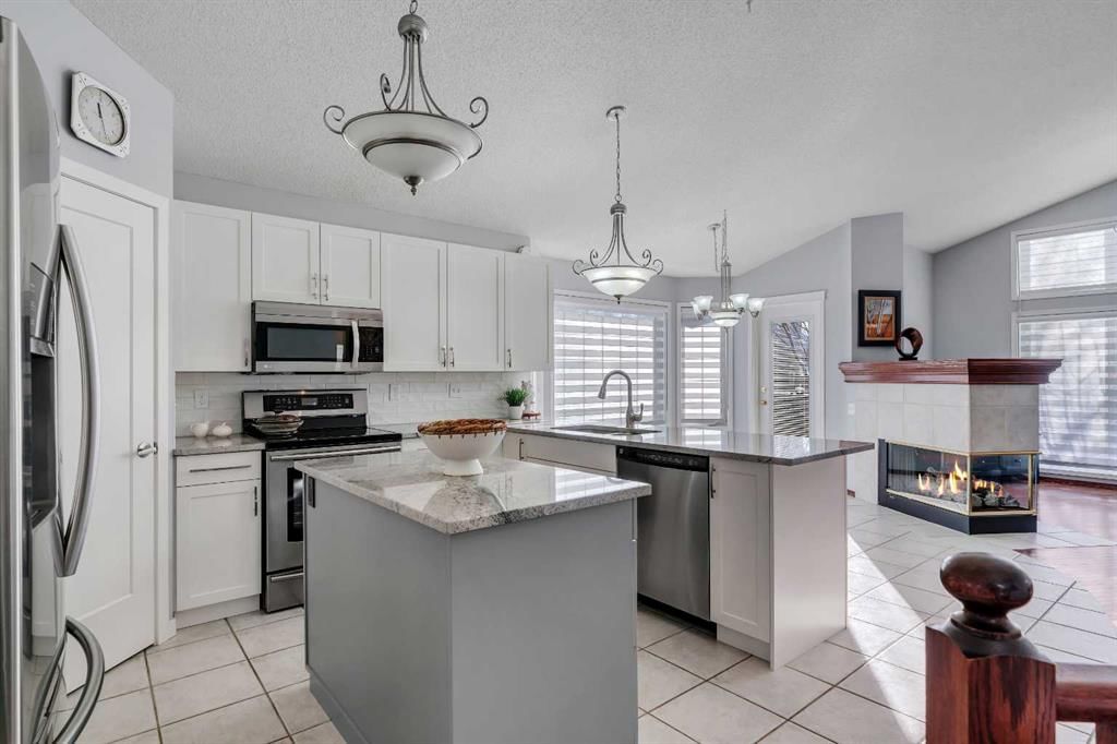 78 Mckenzie Lake Place SE, Calgary — photo 4 of 47