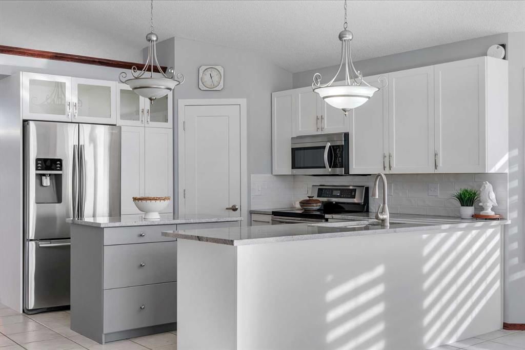78 Mckenzie Lake Place SE, Calgary — photo 5 of 47