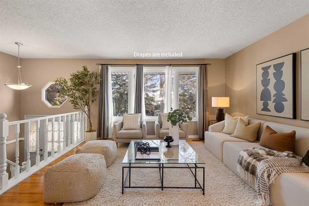 712 Hunterplain Hill NW, Calgary — photo 4 of 50