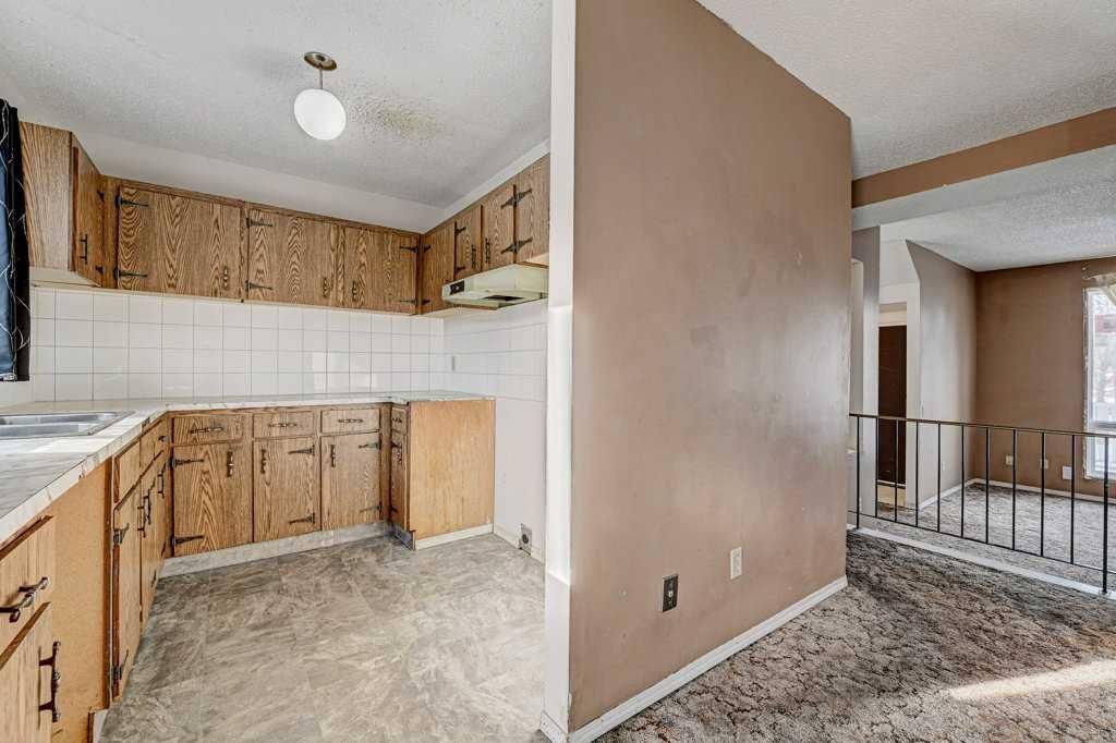 213, 5340 17 Avenue SW, Calgary — photo 2 of 37