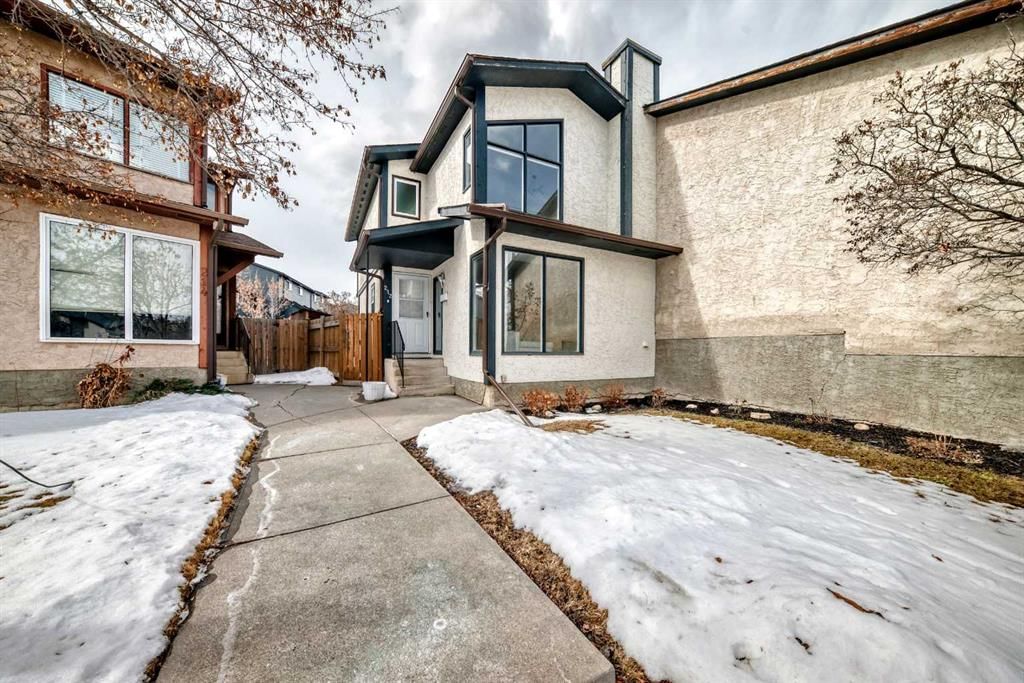 212 Cedarbrook Bay SW, Calgary — photo 4 of 47