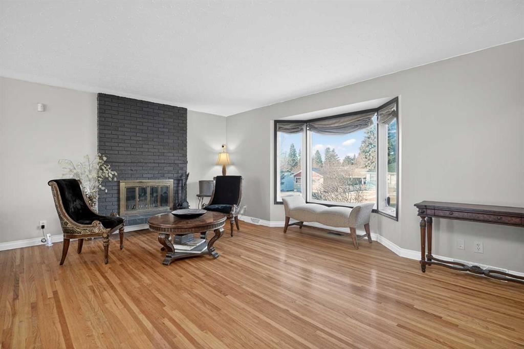 4112 19 Street NW, Calgary — photo 5 of 49