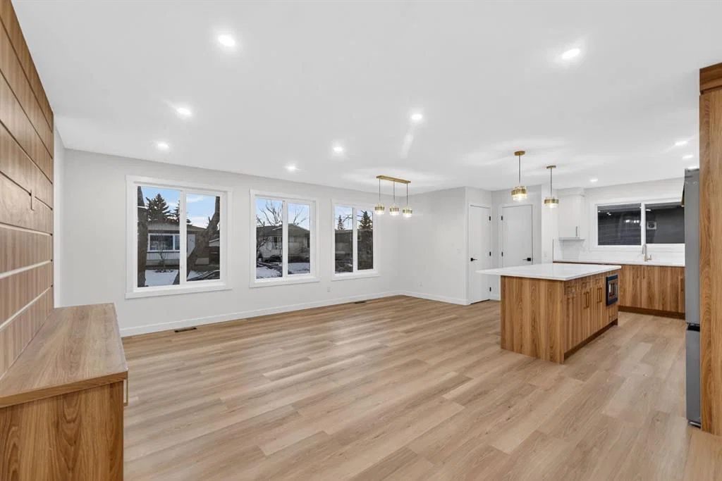 420 Pinegreen Close NE, Calgary — photo 5 of 42