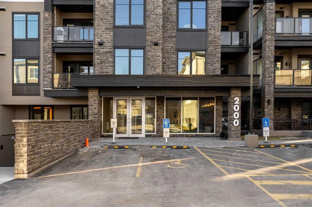 2413, 2117 81 Street SW, Calgary — photo 3 of 30