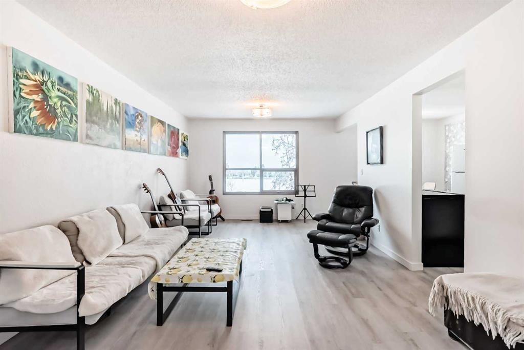 11, 1011 Canterbury Drive SW, Calgary — photo 2 of 43