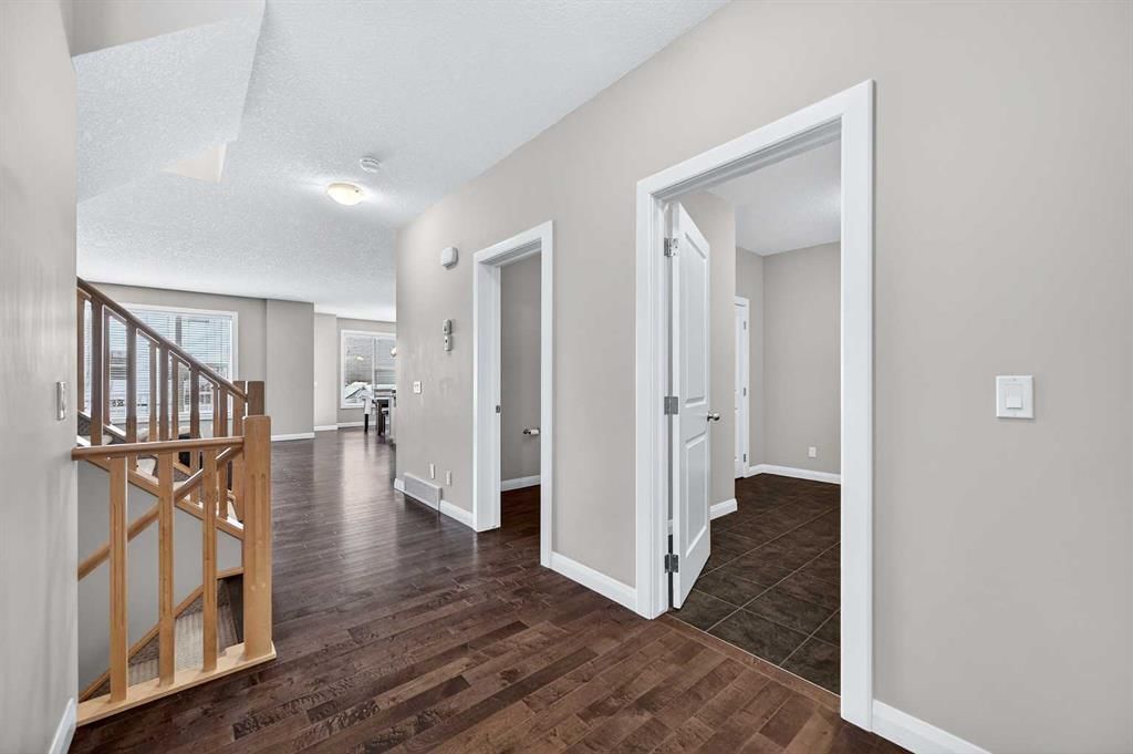 93 Silverado Bank Circle SW, Calgary — photo 4 of 50