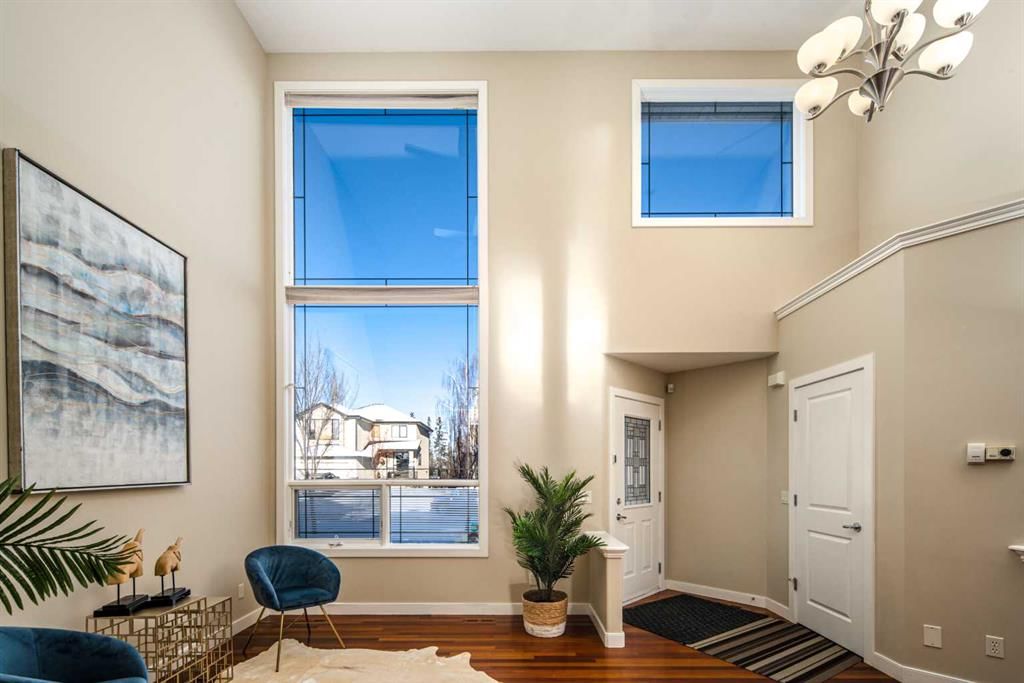 135 Everglade Circle SW, Calgary — photo 5 of 27