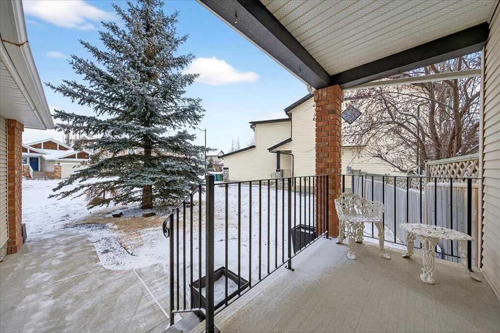 206 Cougarstone Circle SW, Calgary — photo 4 of 50