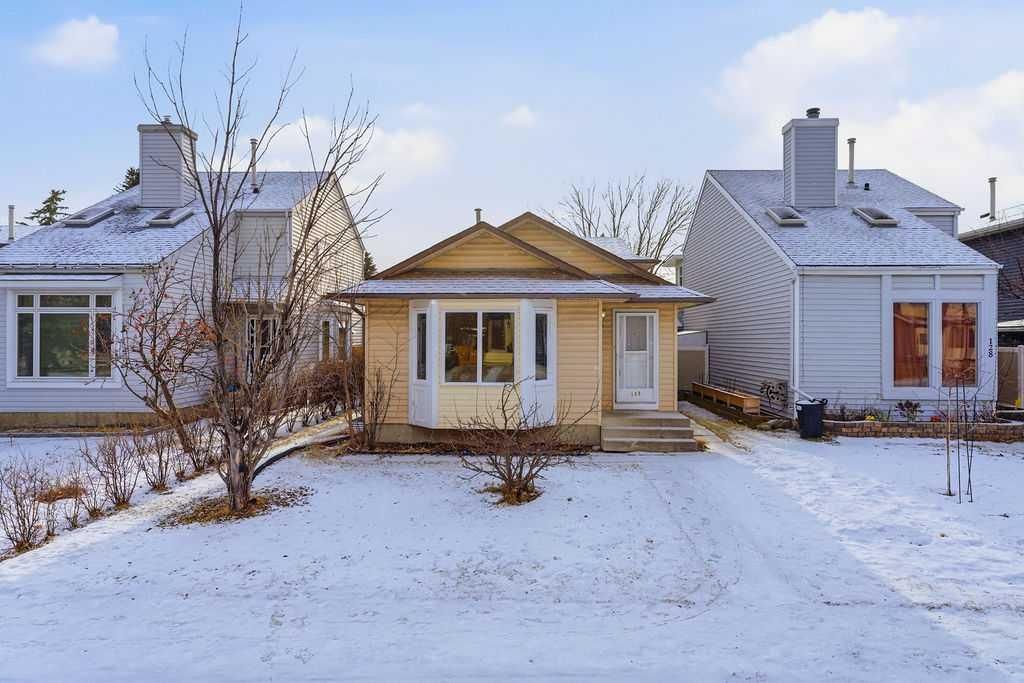 132 Riverglen Crescent SE, Calgary — photo 3 of 50