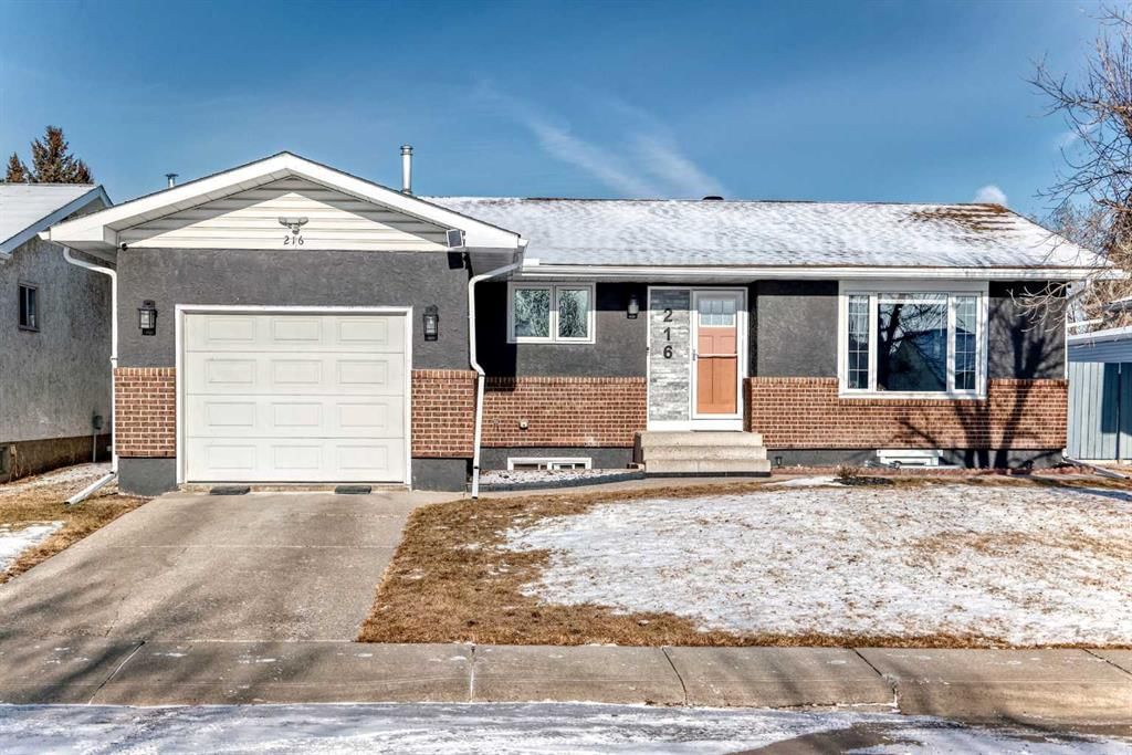 216 Pinecrest Crescent NE, Calgary — photo 3 of 49