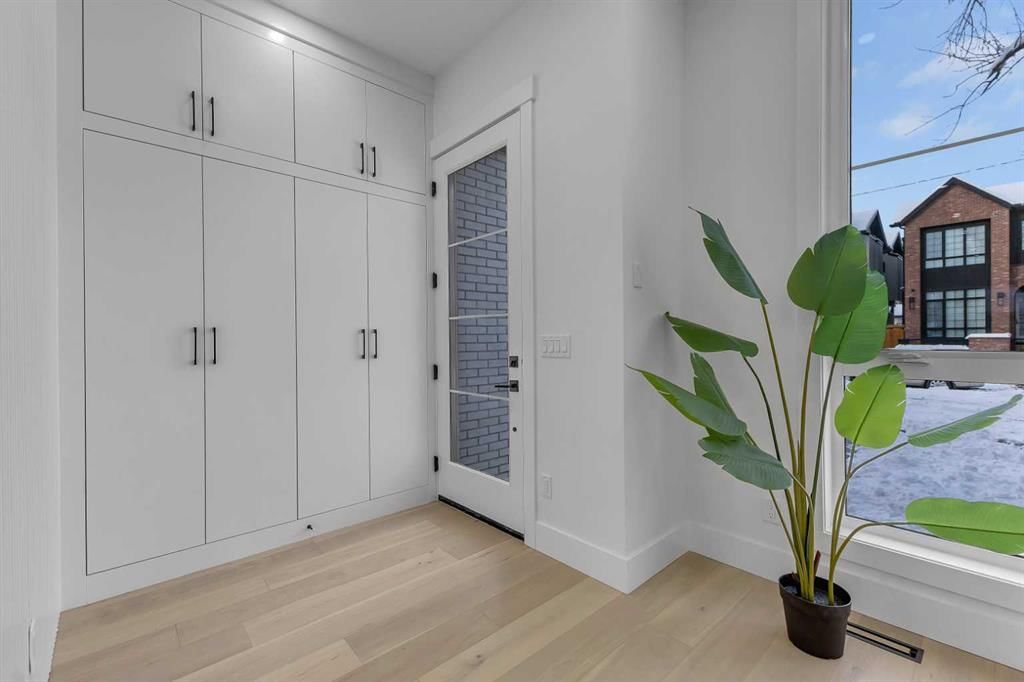 629 21 Avenue NW, Calgary — photo 3 of 50