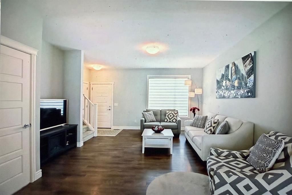 10077 46 Street NE, Calgary — photo 3 of 47