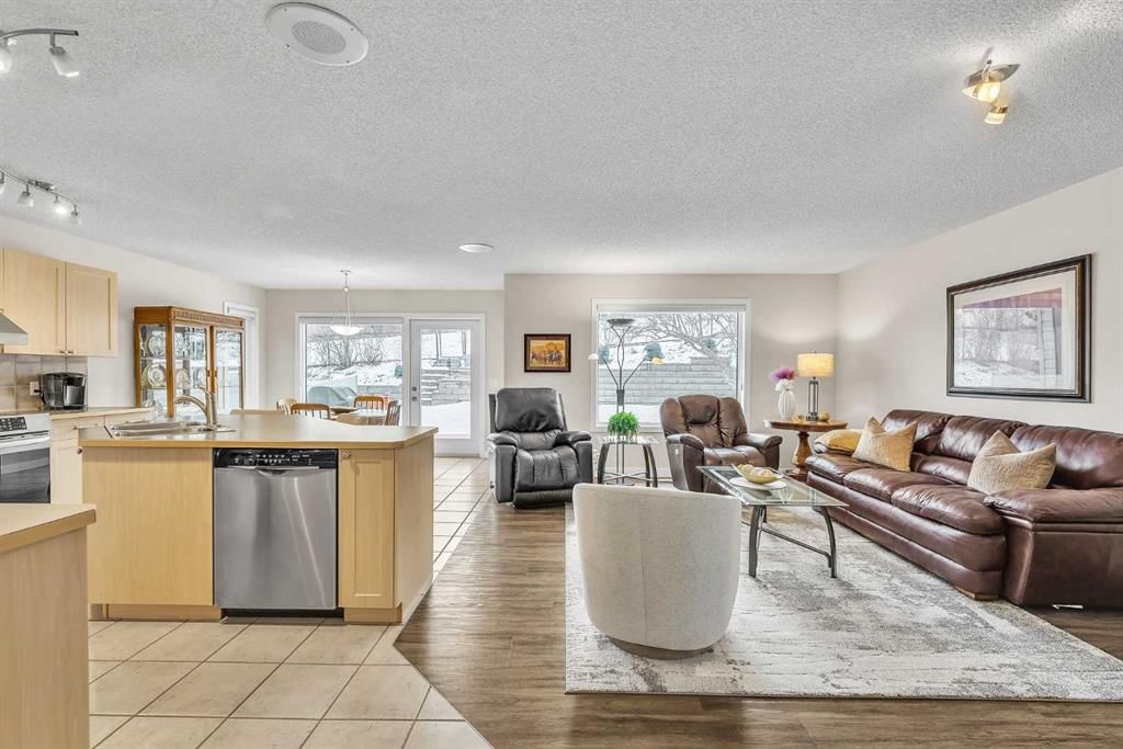 103 Panamount Crescent NW, Calgary — photo 5 of 50