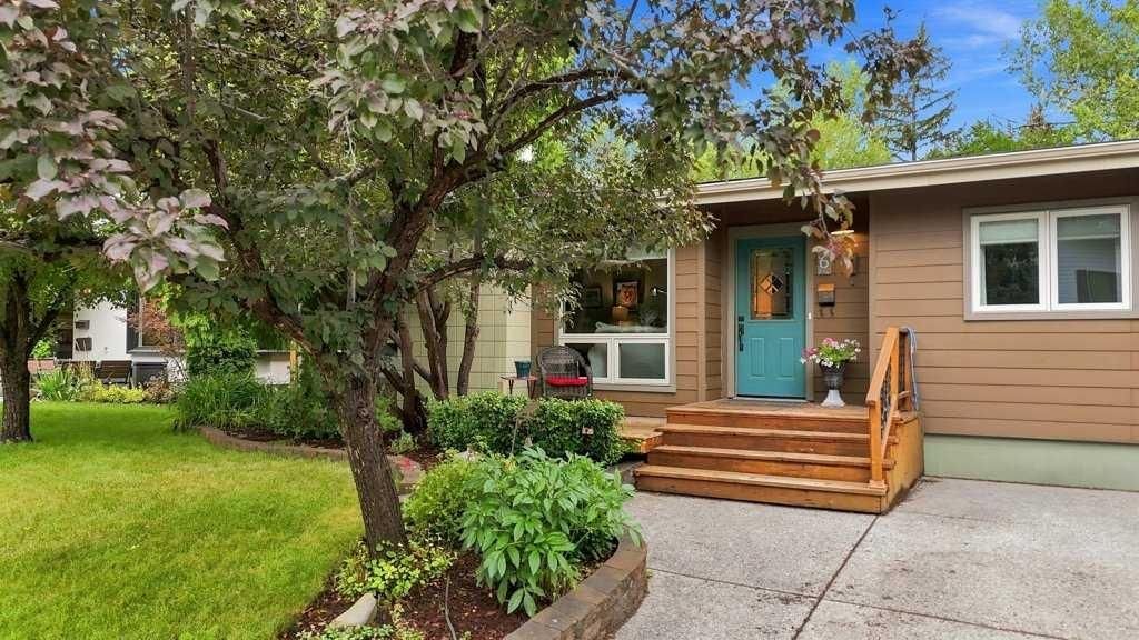 6 Varcourt Place NW, Calgary — photo 2 of 47